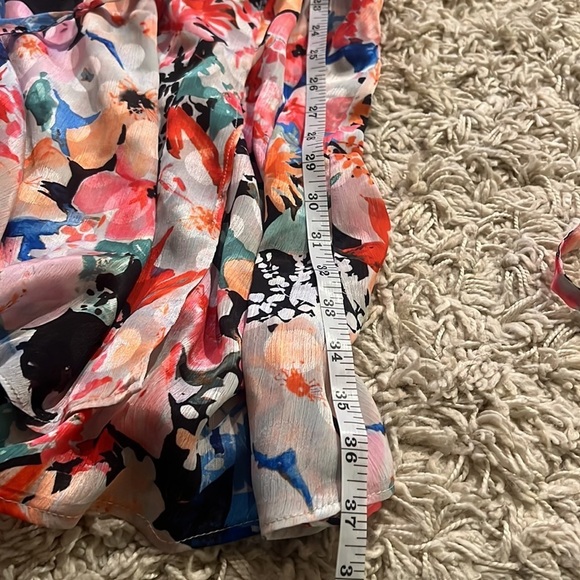 Beautiful Tahari floral dress size 4 - Picture 8 of 8